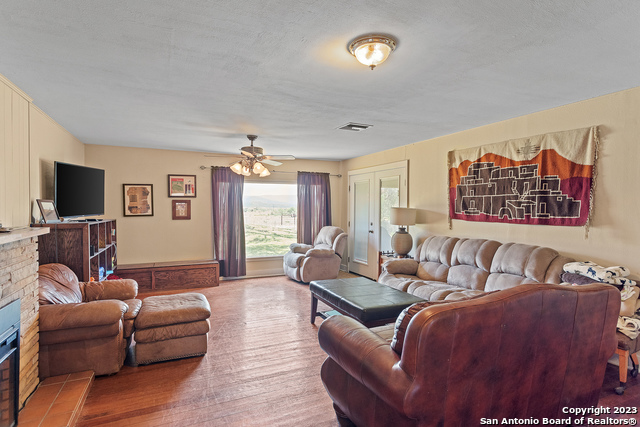 Listing photo id 8 for 5374 County Road 111 S