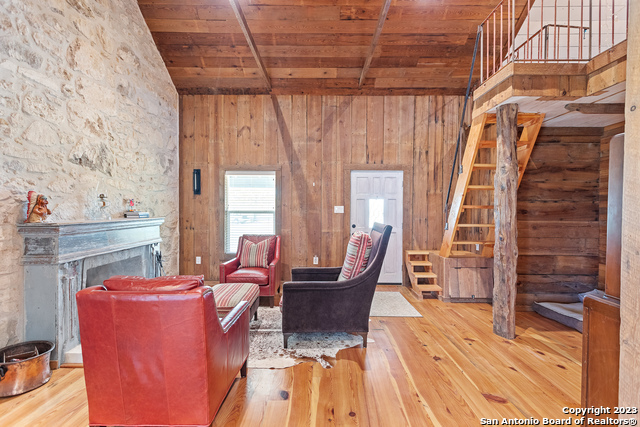 Listing photo id 11 for 5374 County Road 111 S