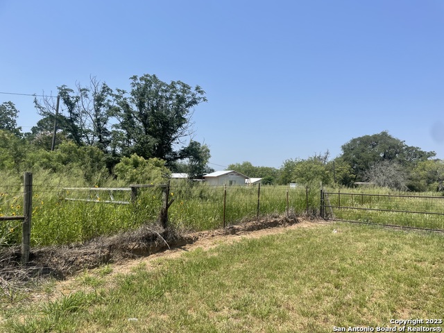 Listing photo id 0 for 222 Oakhaven Rd