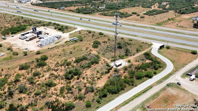 Image 17 of 47 For 2112 Interstate 35 S