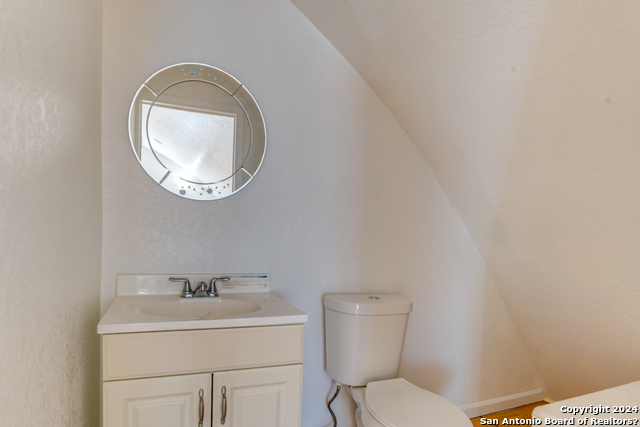 Listing photo id 20 for 1319 March Ave