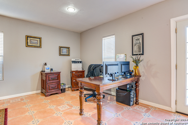 Listing photo id 4 for 1319 March Ave