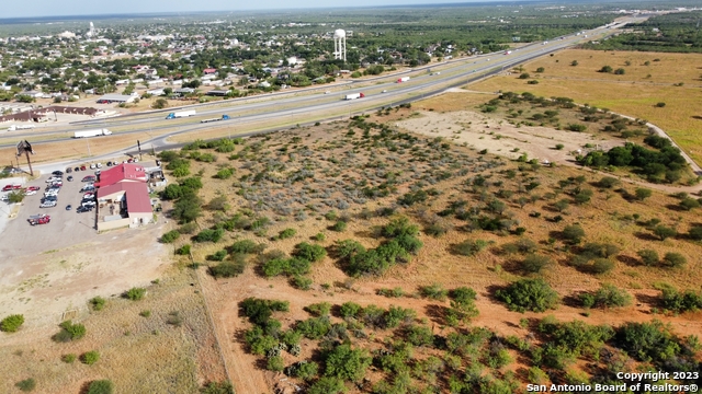 Image 4 of 11 For 183 Interstate 35 S