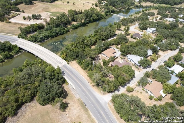 Image 15 of 47 For 609 River Rd
