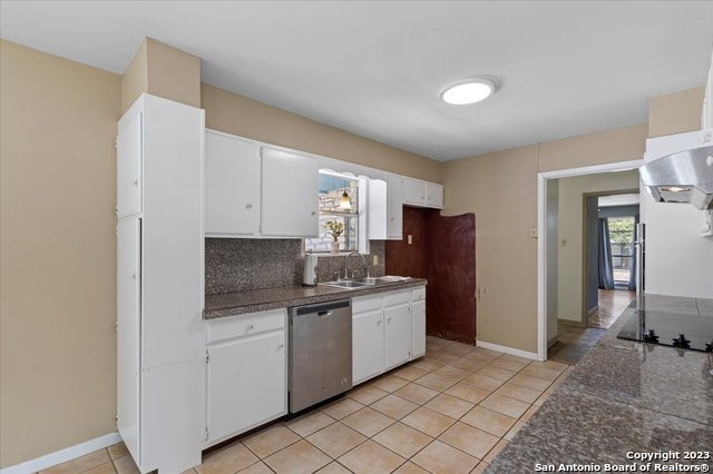 Image 17 of 47 For 609 River Rd