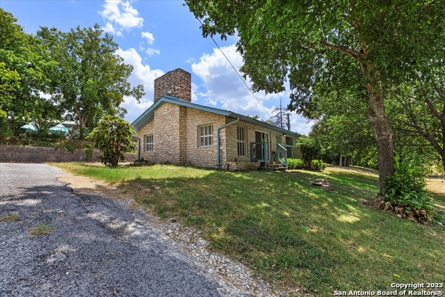 Image 22 of 47 For 609 River Rd