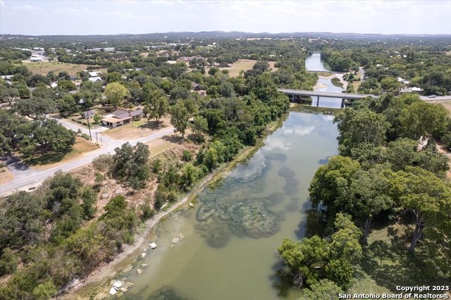 Image 23 of 47 For 609 River Rd