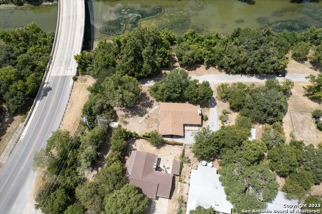 Image 29 of 47 For 609 River Rd