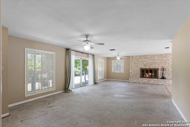 Image 3 of 47 For 609 River Rd