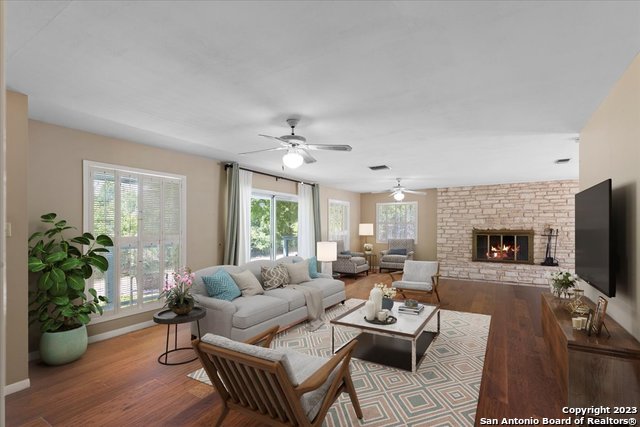 Image 4 of 47 For 609 River Rd