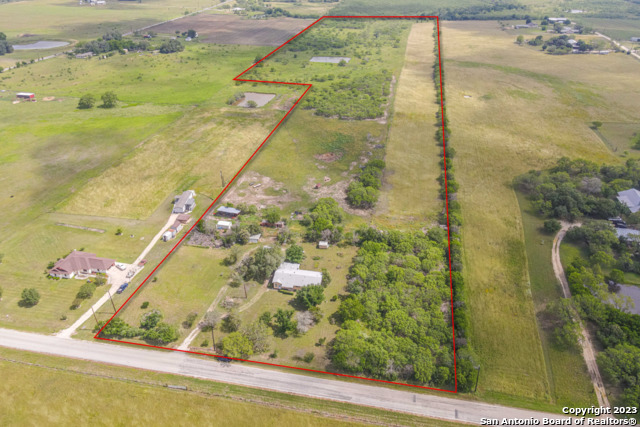 Details for 320 Graytown Rd N, St Hedwig, TX 78152