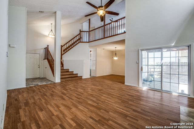 Image 4 of 25 For 16623 Crystal Glade