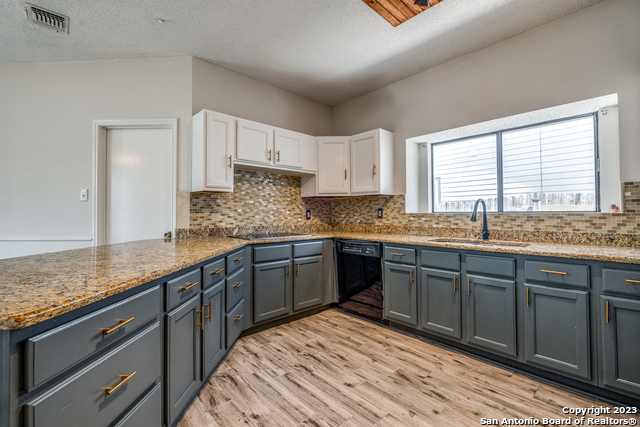 Image 9 of 25 For 16623 Crystal Glade