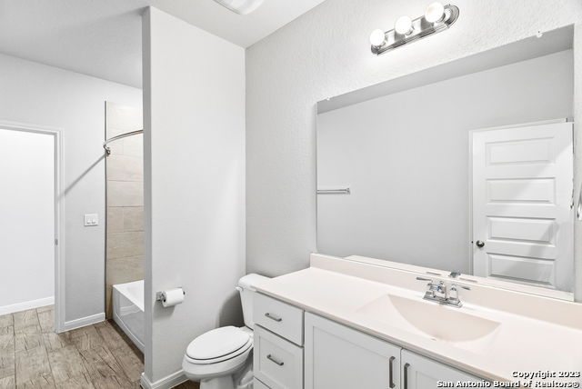 Image 17 of 33 For 22139 Approach