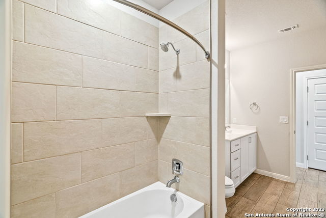 Image 18 of 33 For 22139 Approach