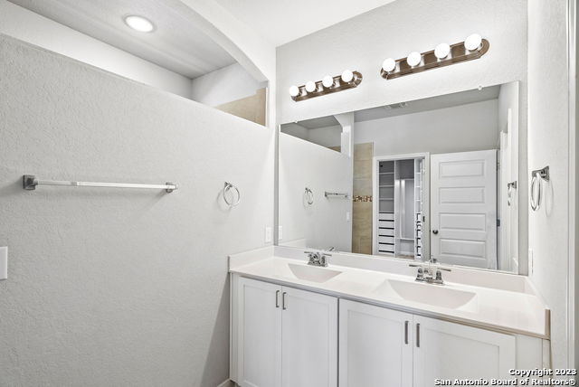 Image 25 of 33 For 22139 Approach