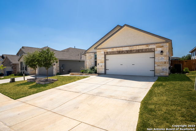 Image 29 of 33 For 22139 Approach