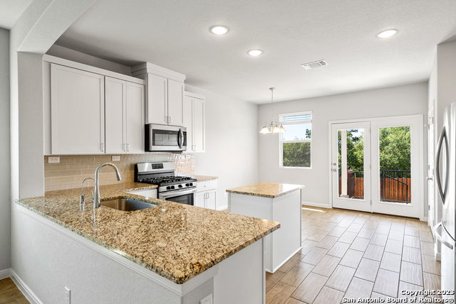 Image 7 of 33 For 22139 Approach