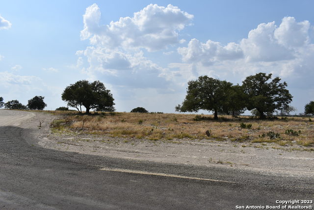 Image 15 of 27 For 000 Cattlemans Crossing Drive