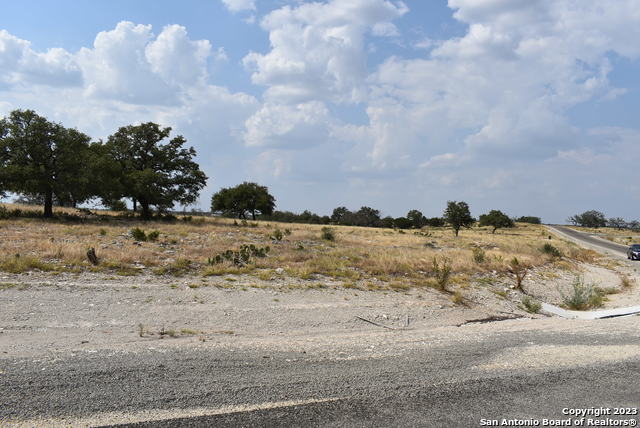 Image 16 of 27 For 000 Cattlemans Crossing Drive