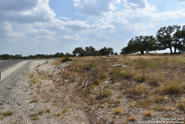 Image 18 of 27 For 000 Cattlemans Crossing Drive