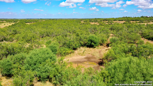 Listing photo id 9 for 1066 Ranch Rd Highway 187