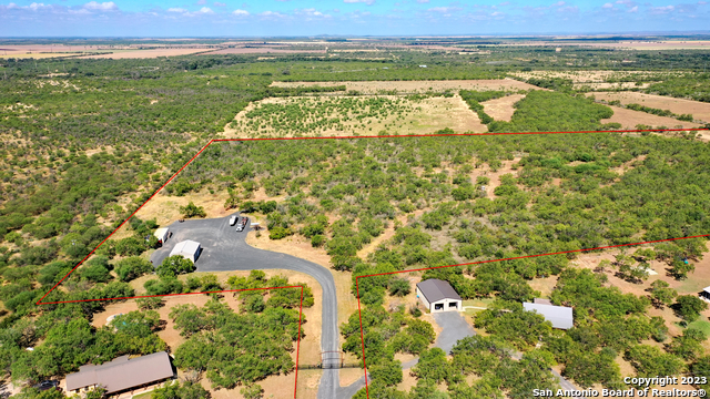 Listing photo id 0 for 1066 Ranch Rd Highway 187