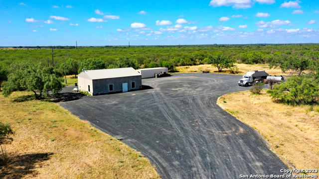 Listing photo id 4 for 1066 Ranch Rd Highway 187