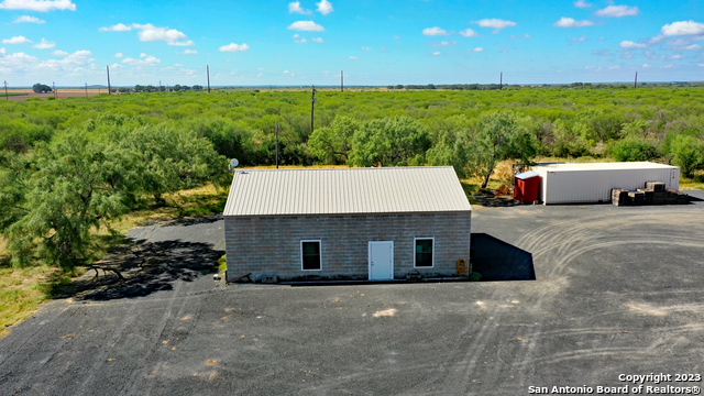 Listing photo id 5 for 1066 Ranch Rd Highway 187