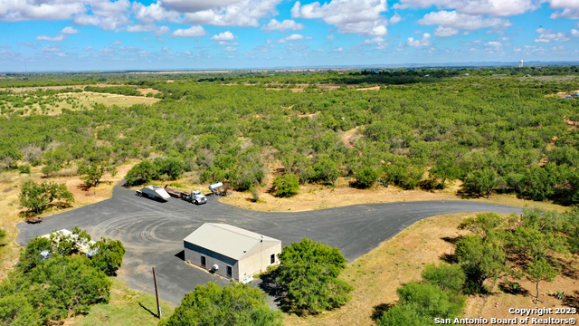Listing photo id 6 for 1066 Ranch Rd Highway 187