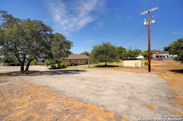 Listing photo id 12 for 6139 Ingram Rd