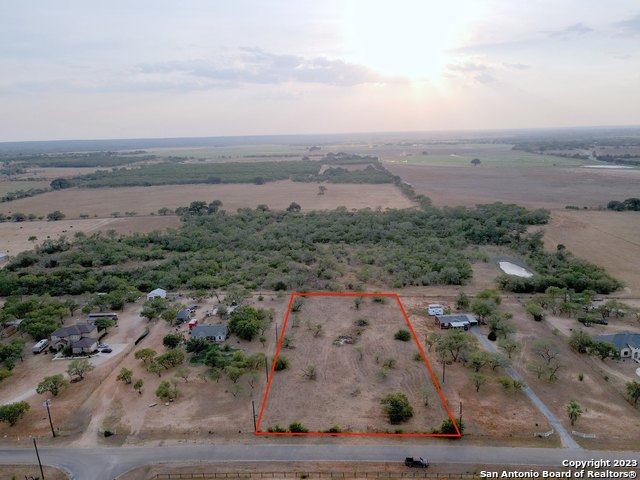 Details for 140 View Dr S, Lytle, TX 78052