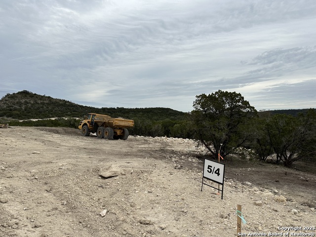 Image 8 of 38 For 516 Sendera Valley Drive