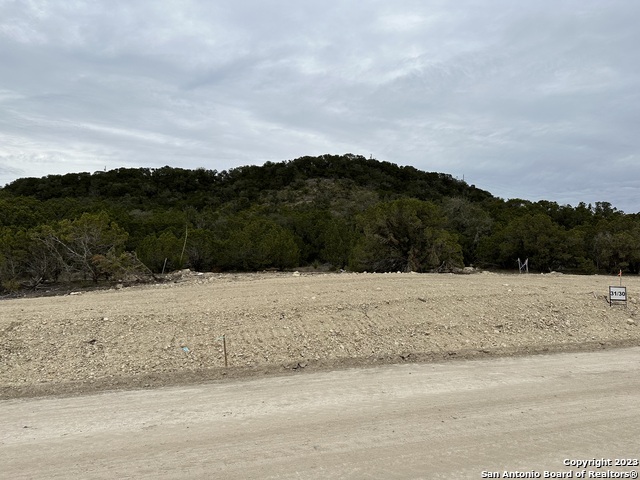 Image 9 of 38 For 516 Sendera Valley Drive