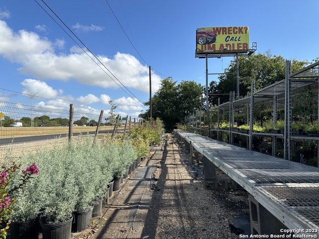 Image 14 of 39 For 2700 Se Loop 410