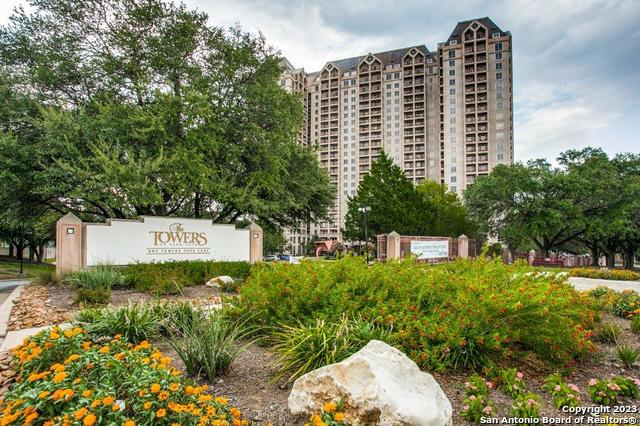 Listing photo id 19 for 1 Towers Park Ln  1703