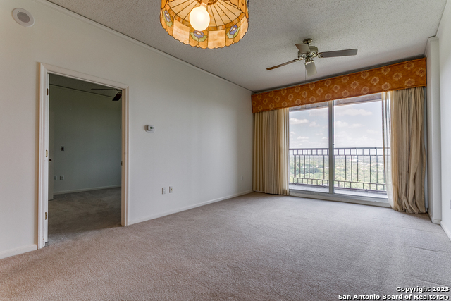 Listing photo id 2 for 1 Towers Park Ln  1703