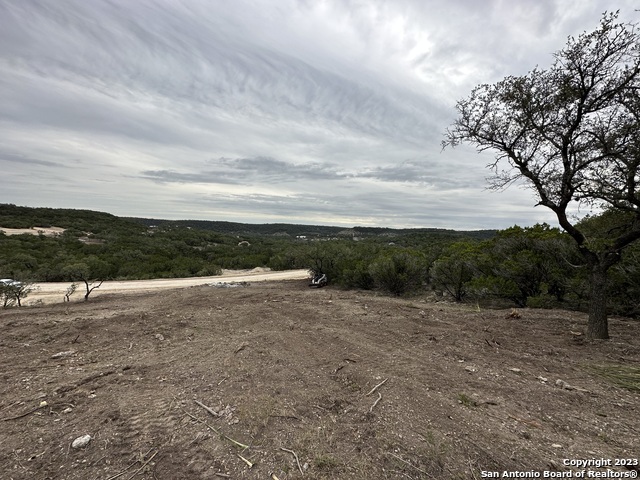 Image 9 of 27 For 541 Sendera Valley Drive