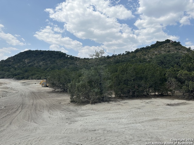 Image 8 of 11 For 553 Sendera Valley Drive