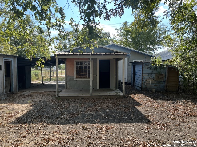 Image 17 of 19 For 206 Runge St