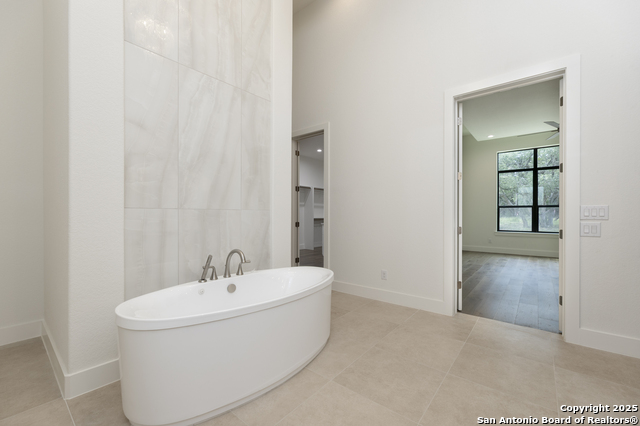 Listing photo id 10 for 3015 Wellesley Key