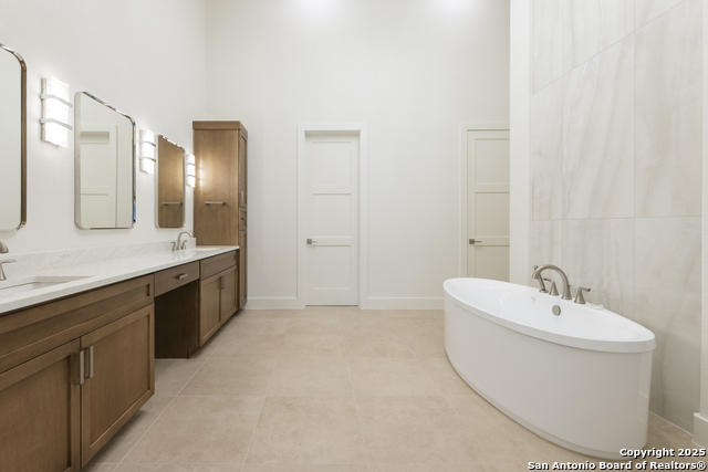 Listing photo id 12 for 3015 Wellesley Key