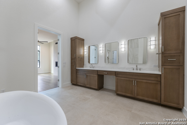 Listing photo id 13 for 3015 Wellesley Key