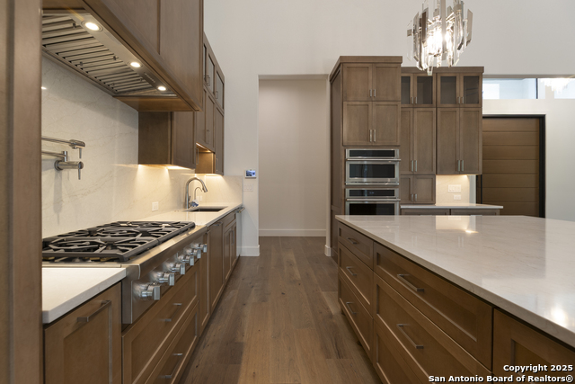Listing photo id 0 for 3015 Wellesley Key