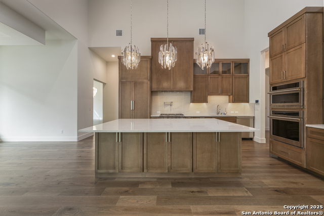 Listing photo id 1 for 3015 Wellesley Key