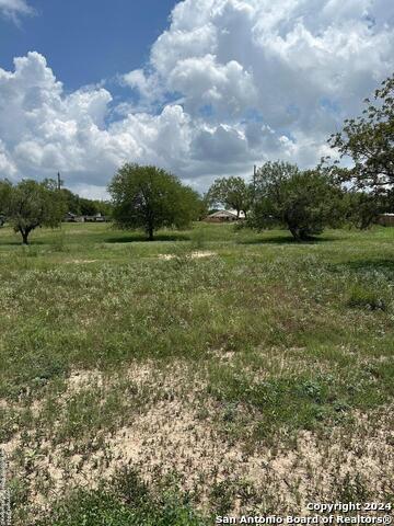 Details for 212 Country Club Ln, Uvalde, TX 78801