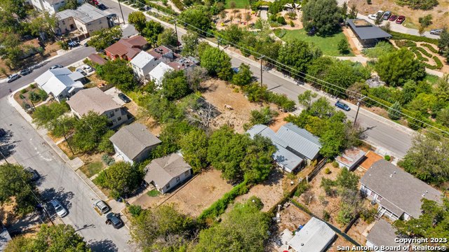 Listing photo id 11 for 316 Pinckney St