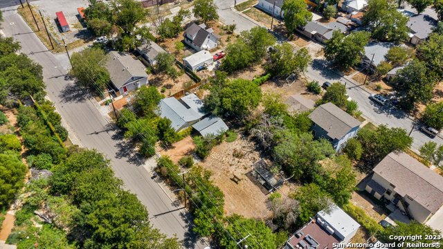 Listing photo id 14 for 316 Pinckney St