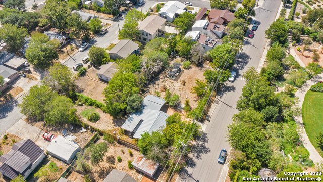 Listing photo id 17 for 316 Pinckney St