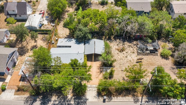 Listing photo id 19 for 316 Pinckney St